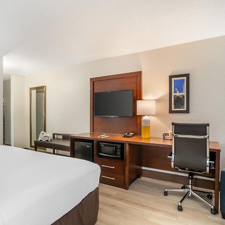 Comfort Inn Charlotte Airport Uptown Bagian luar foto