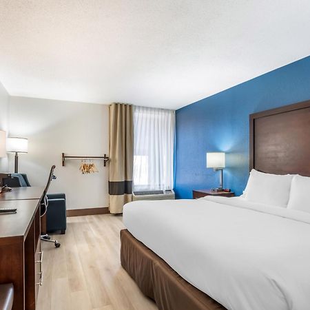 Comfort Inn Charlotte Airport Uptown Bagian luar foto