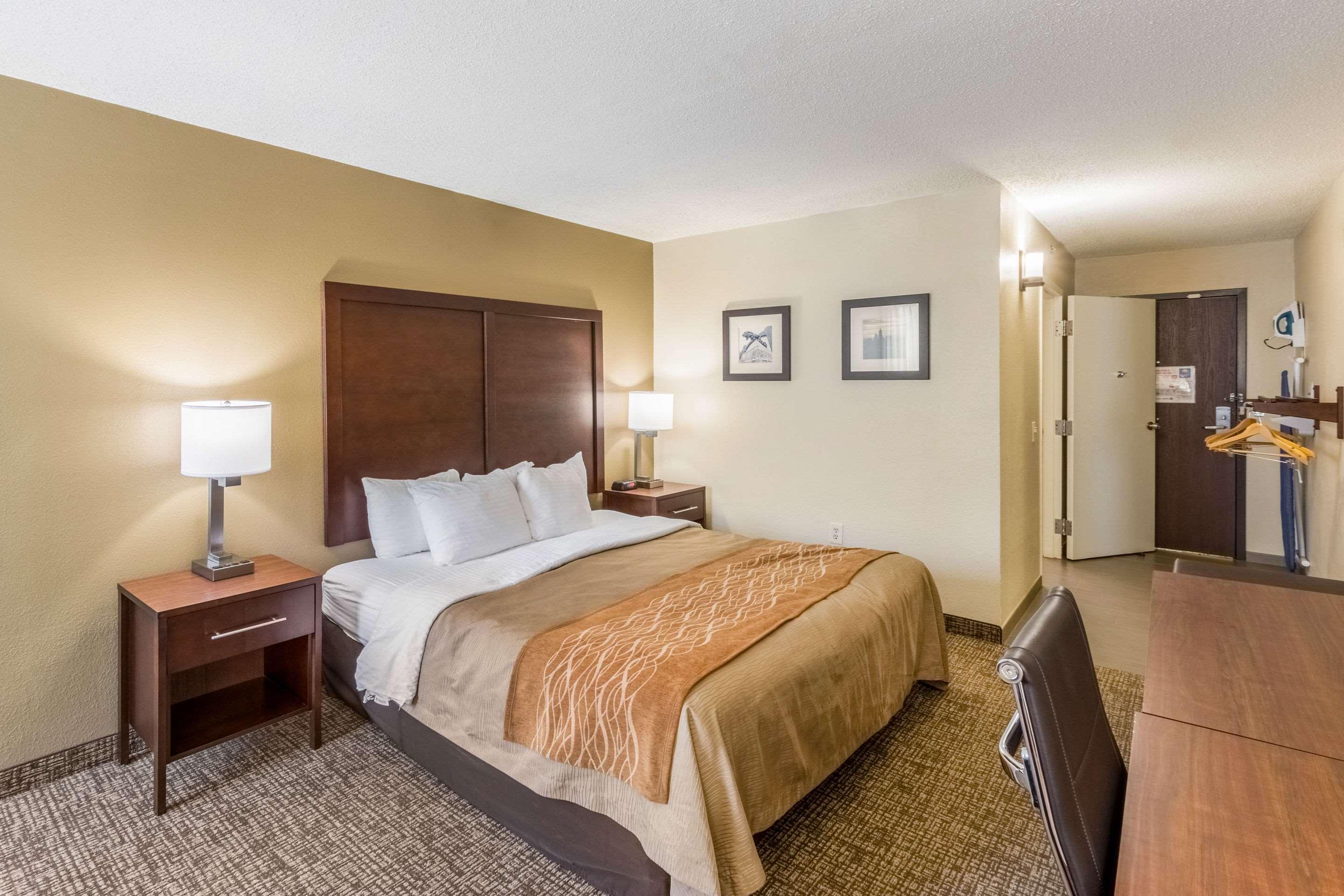 Comfort Inn Charlotte Airport Uptown Bagian luar foto