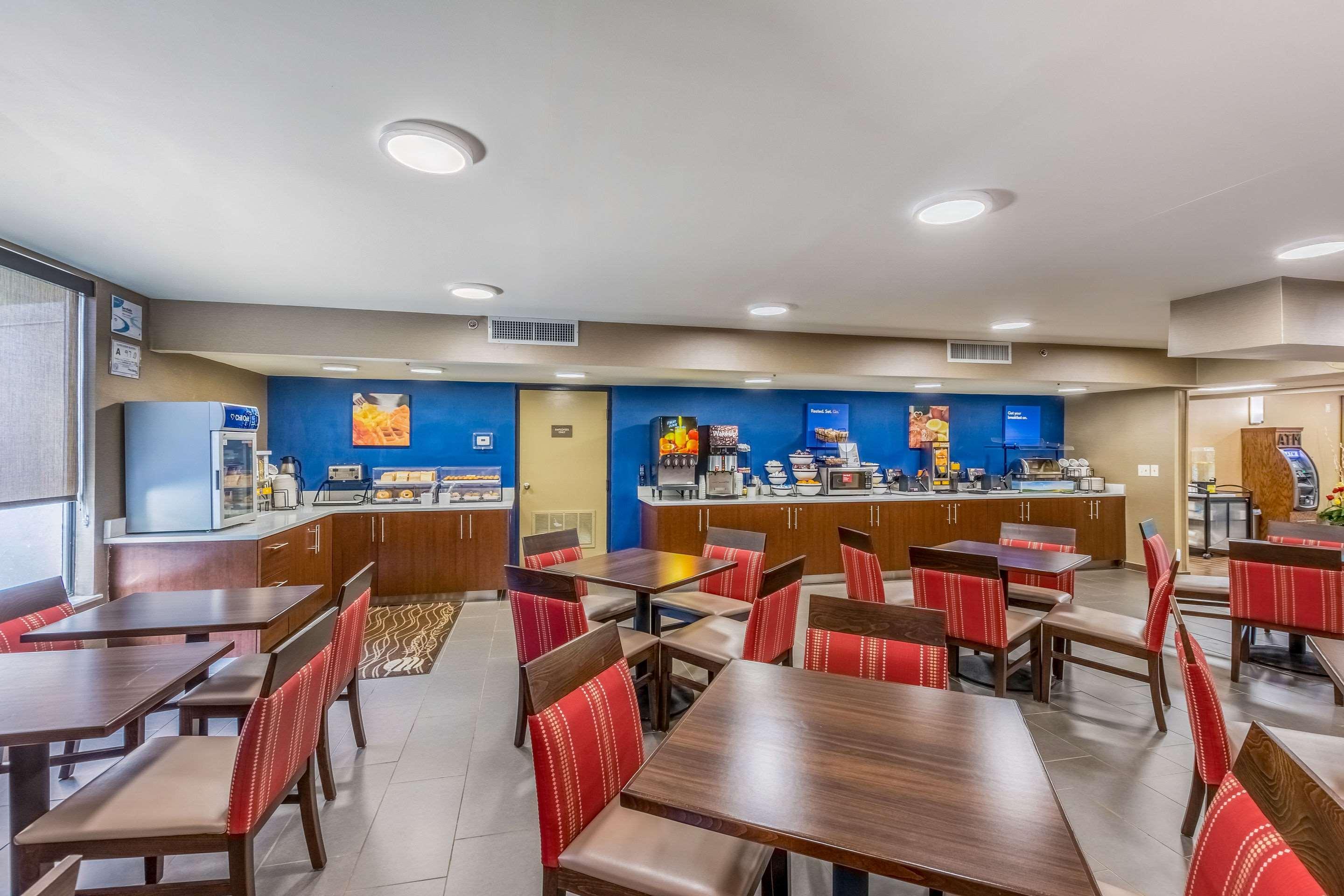 Comfort Inn Charlotte Airport Uptown Bagian luar foto