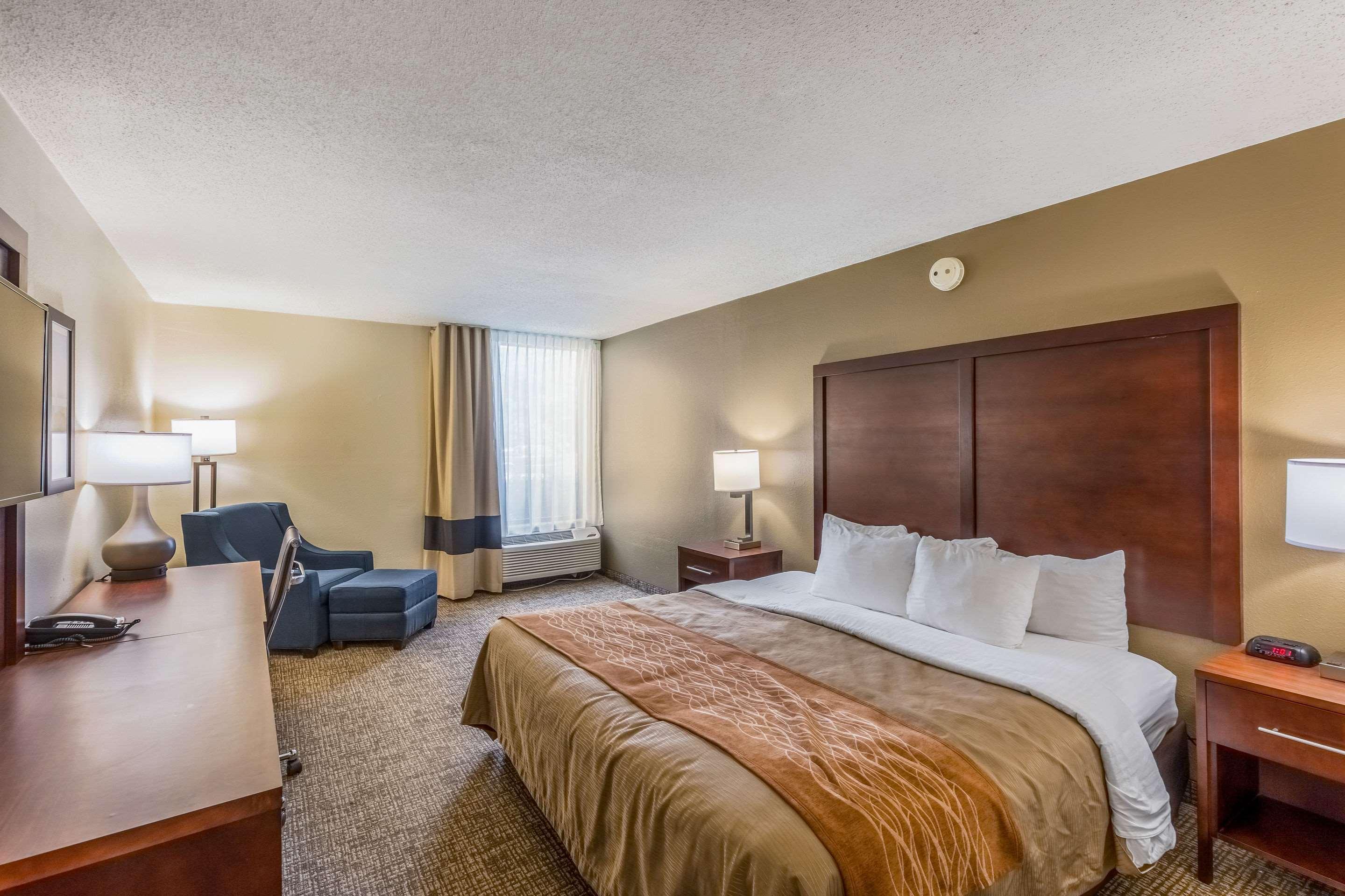 Comfort Inn Charlotte Airport Uptown Bagian luar foto