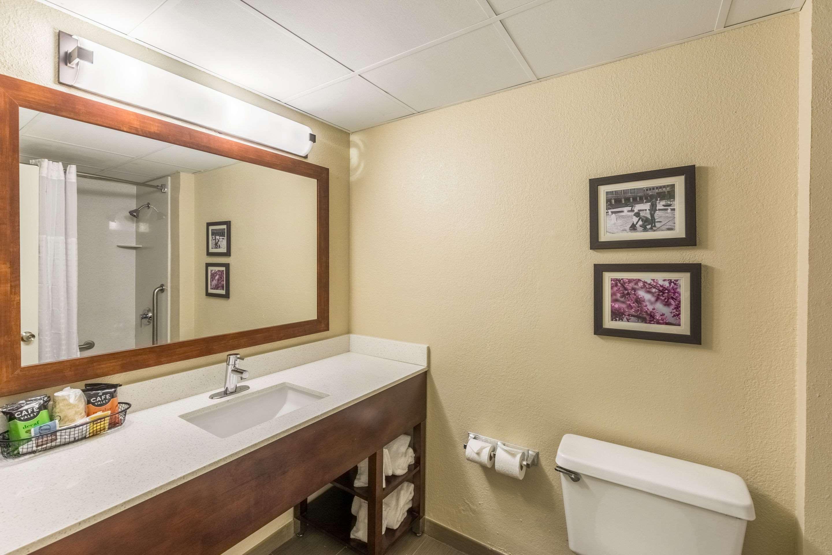 Comfort Inn Charlotte Airport Uptown Bagian luar foto
