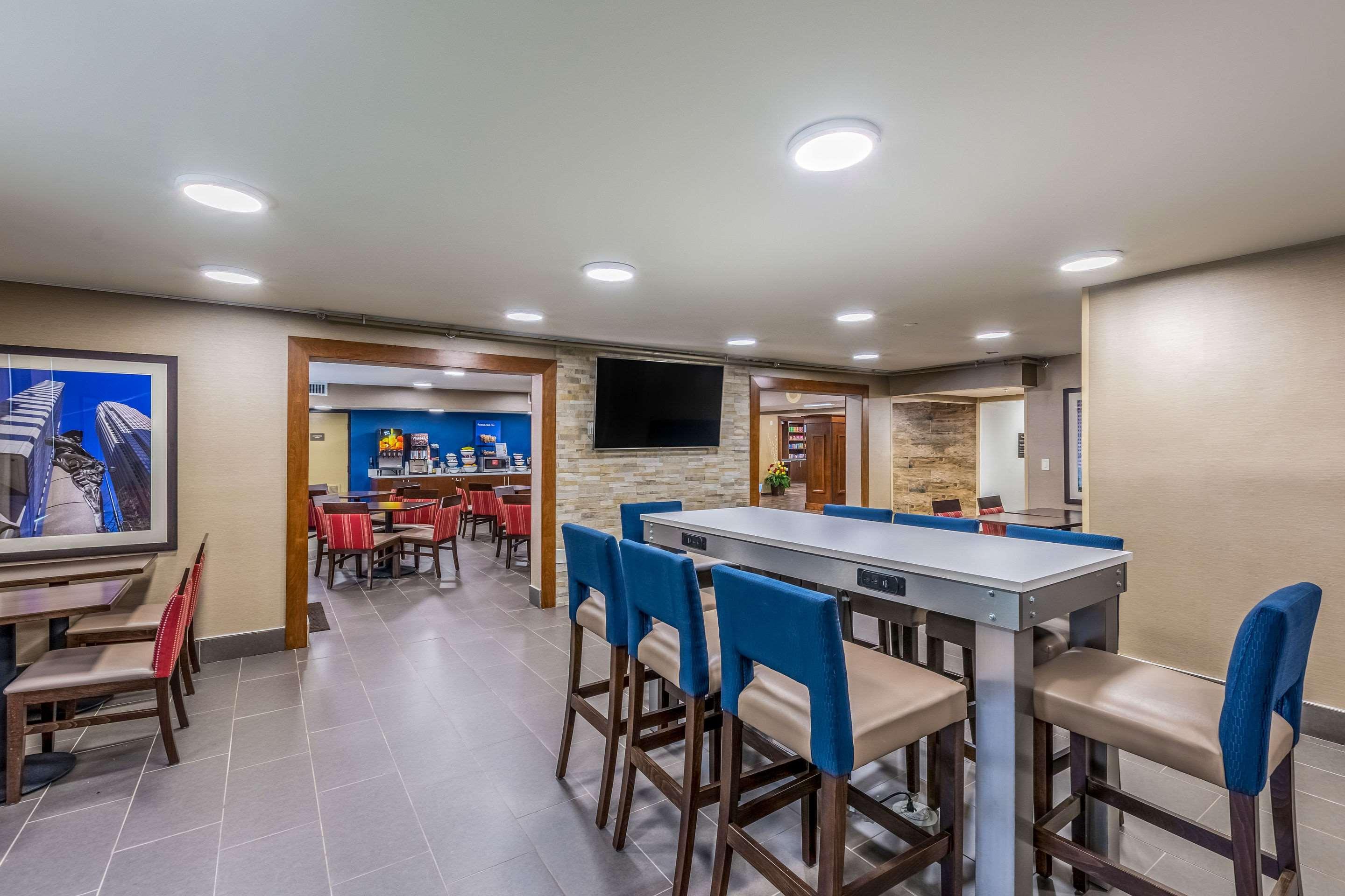 Comfort Inn Charlotte Airport Uptown Bagian luar foto