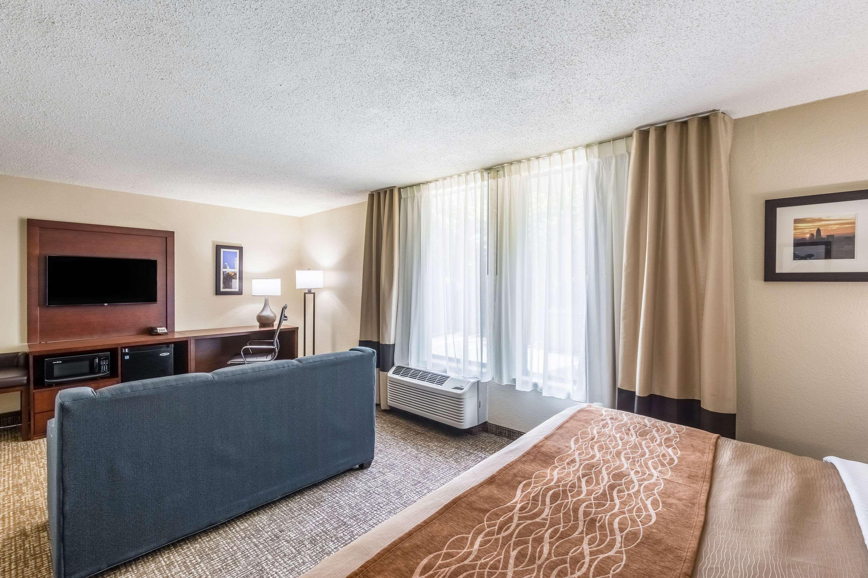 Comfort Inn Charlotte Airport Uptown Bagian luar foto