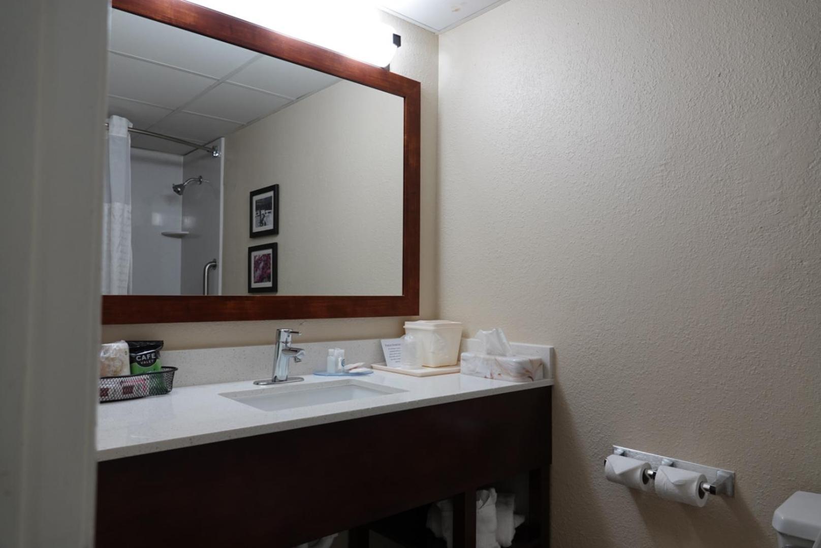 Comfort Inn Charlotte Airport Uptown Bagian luar foto