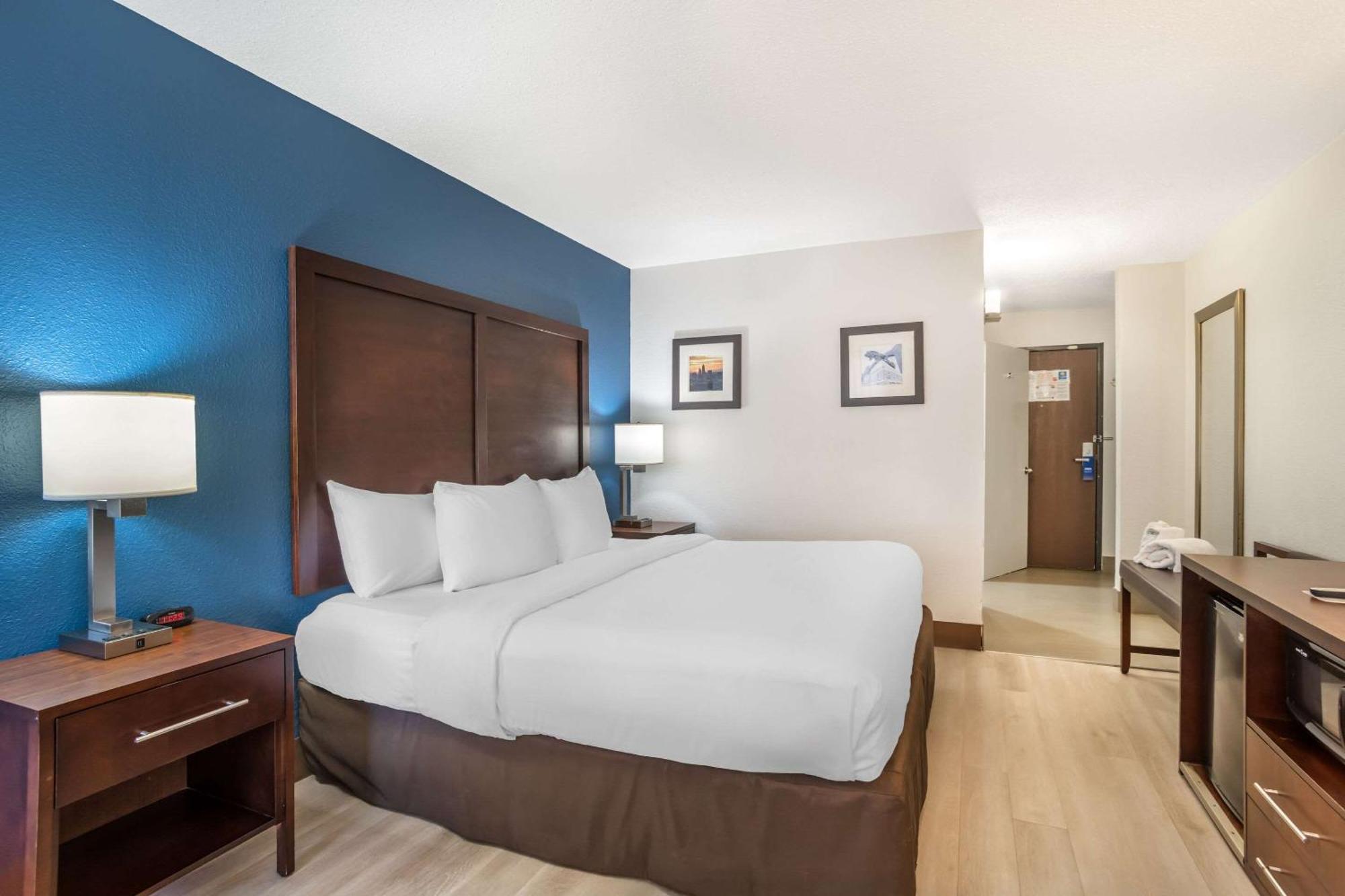 Comfort Inn Charlotte Airport Uptown Bagian luar foto