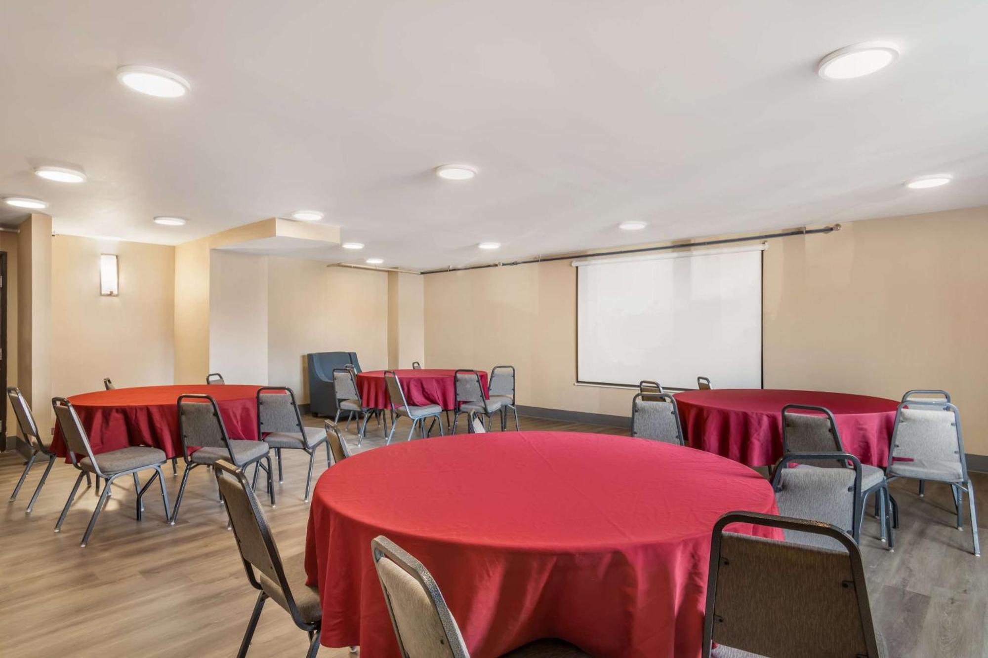 Comfort Inn Charlotte Airport Uptown Bagian luar foto