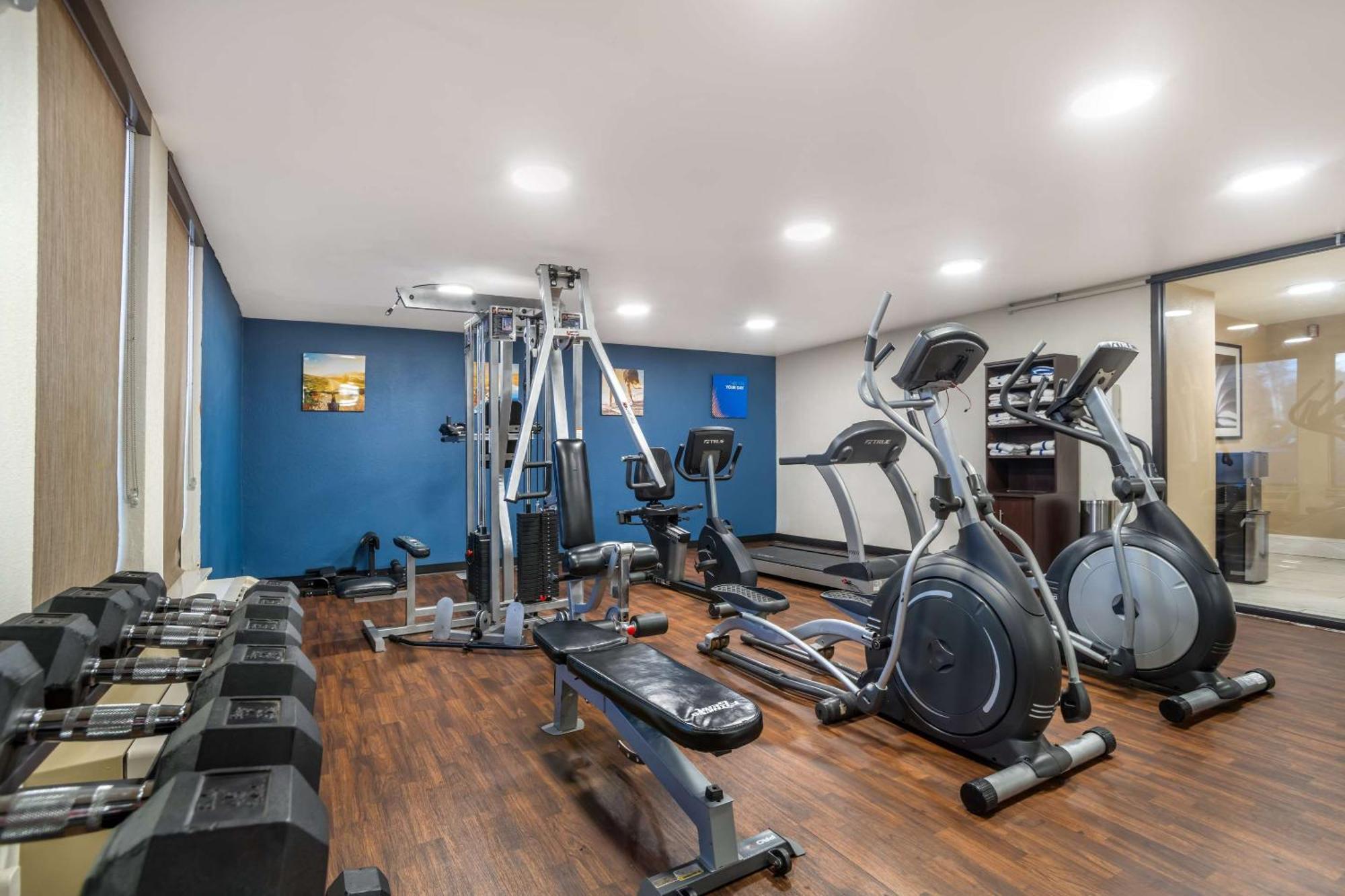 Comfort Inn Charlotte Airport Uptown Bagian luar foto
