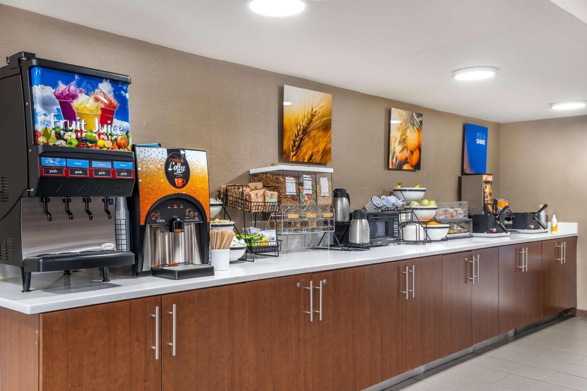 Comfort Inn Charlotte Airport Uptown Bagian luar foto