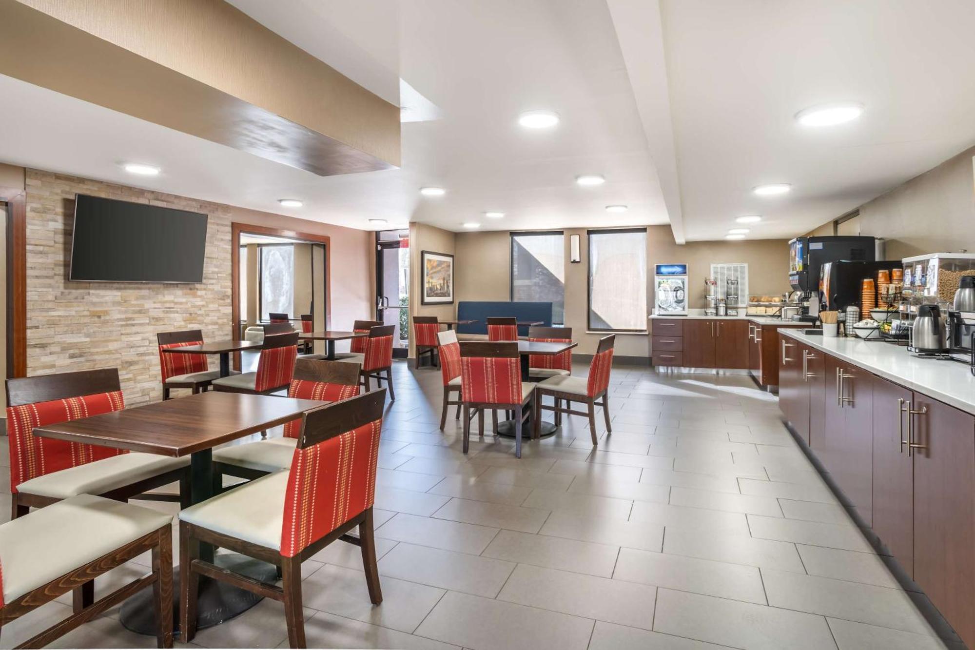 Comfort Inn Charlotte Airport Uptown Bagian luar foto