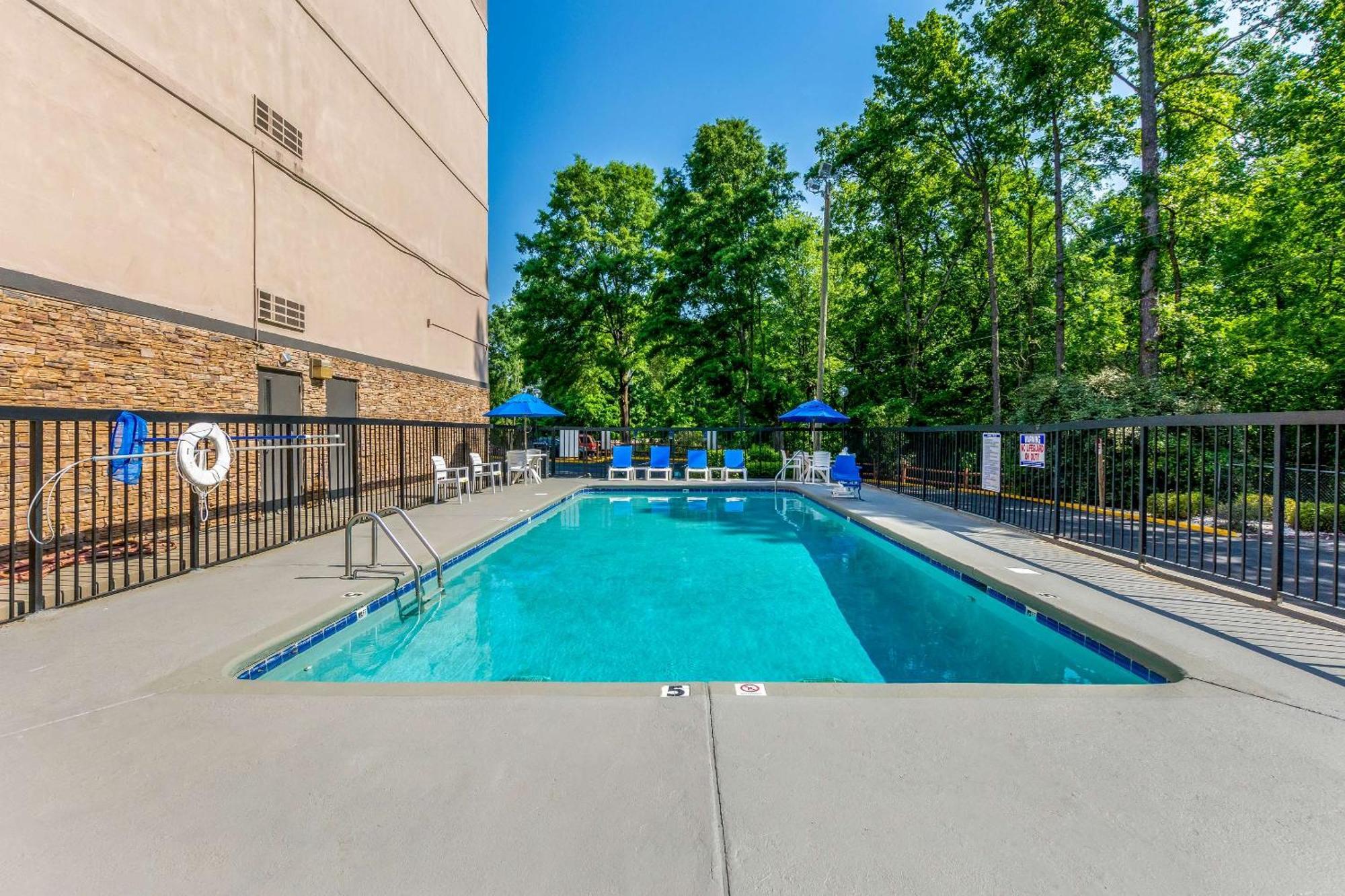 Comfort Inn Charlotte Airport Uptown Bagian luar foto