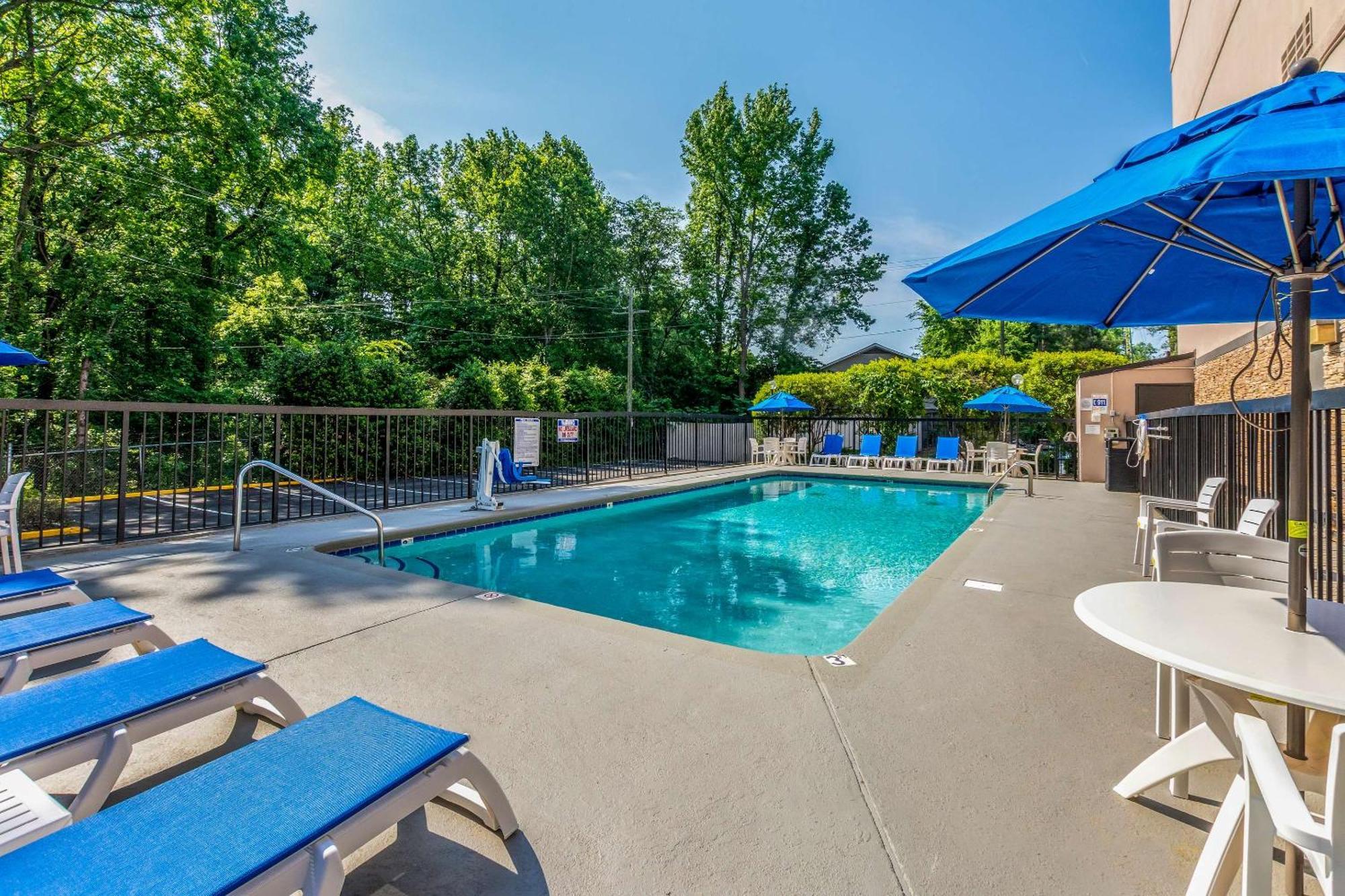Comfort Inn Charlotte Airport Uptown Bagian luar foto