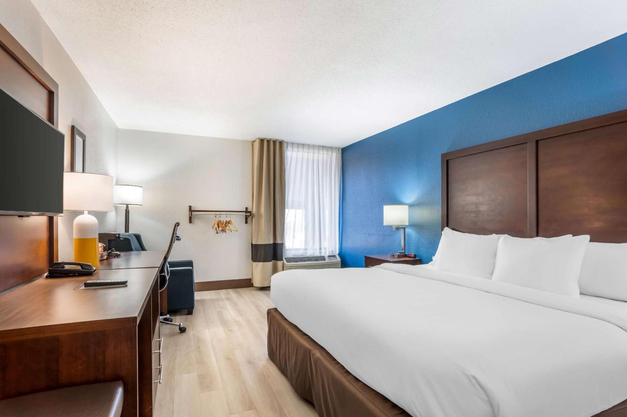 Comfort Inn Charlotte Airport Uptown Bagian luar foto